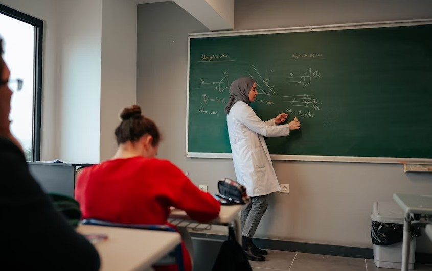 Best Universities For MBA In The USA With Fully Funded Scholarship.jpg